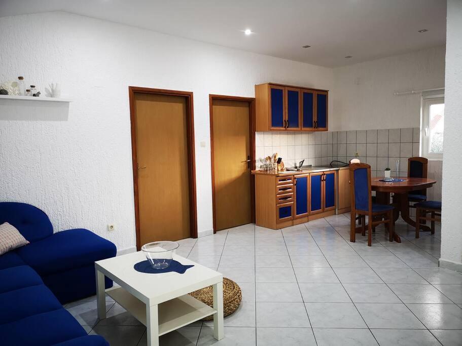 Easy Summer *** Vir Exterior foto